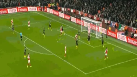 美国股市受疲软经济数据重挫综述